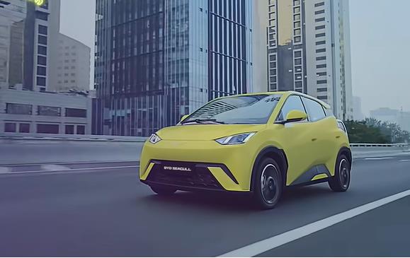 Најевтиниот кинески автомобил чини само 6.800 евра, се продава како „алва“ низ целиот свет