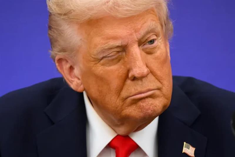 Луѓе се кладат кој збор Трамп ќе го повторува, во игра се многу пари- НАТО, голф или нешто друго 