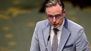 Шок во Белгија: Премиерот бил цел на самоубиствен напад со дрон, уапсени се тројца млади џихадисти 