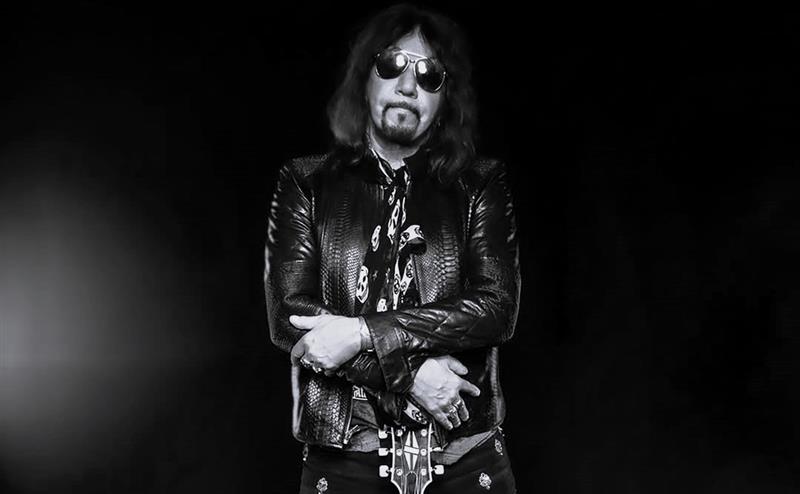 Ејс Фрели од рок група „KISS“ почина на 74 години