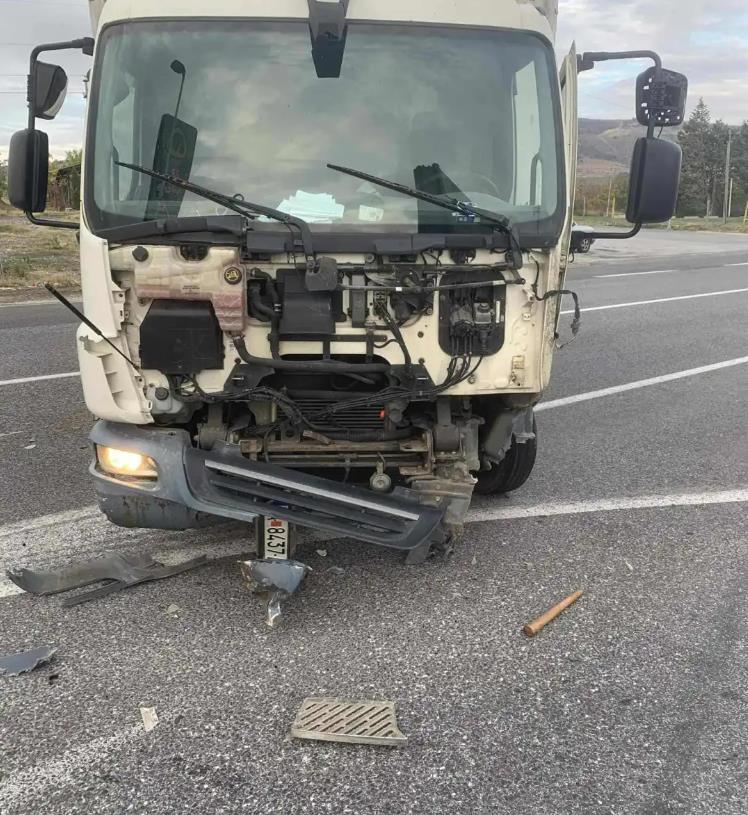 Пет лица повредени во сообраќајката кај штипската населба Три чешми
