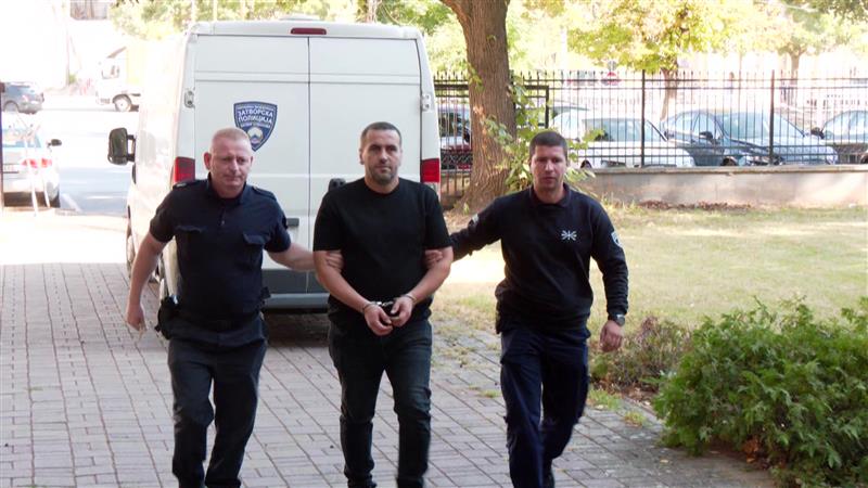 Единаесет месеци затвор за татко што нападна малолетни фудбалери во Штип