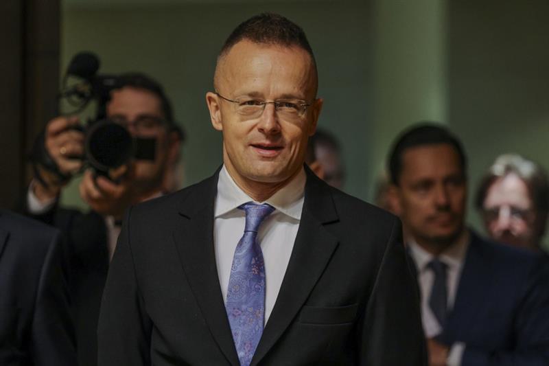 Хипер: Посетата на Сијарто на Минск не испраќа добар сигнал  