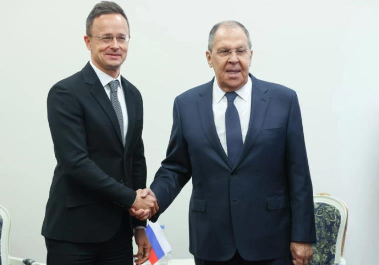 Средба Сијарто – Лавров во Минск