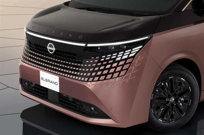 По 15 години: Нов „Nissan Elgrand“! (ФОТО)