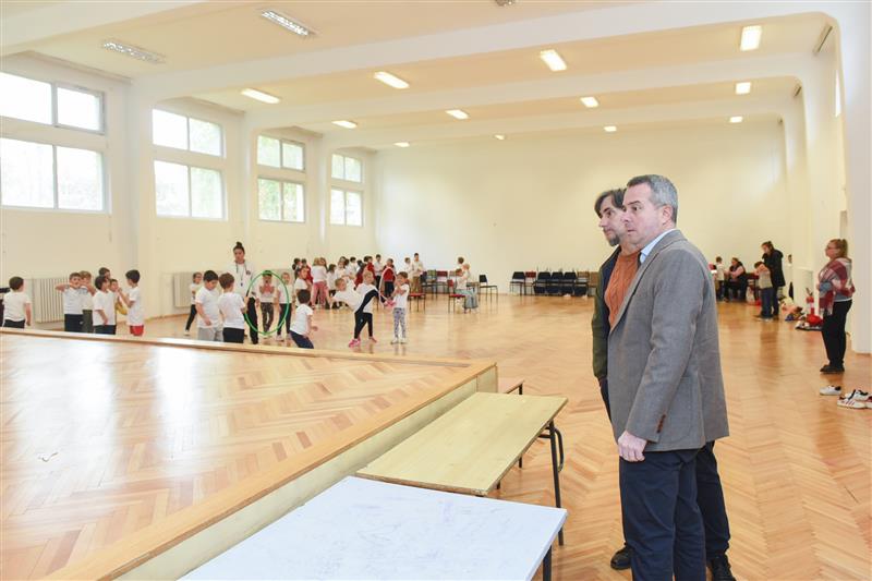 Герасимовски: Обновени фискултурната и свечената сала во „Димитар Миладинов“ , учениците добиваат современ и функционален простор
