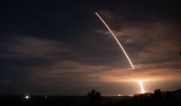 САД: Тест на ракета „Minuteman III“ од Ванденберг во Калифорнија до Маршалските острови