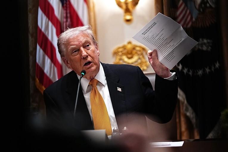 Трамп: Ниеден официјален претставник на САД нема да оди на Г20 самитот- срамно е што се одржува во Јужна Африка 