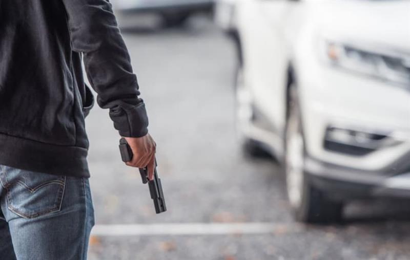 Драма во Тирана: Минувачи едвај извлекуваат од автомобил жртви на мафијашка пресметка (ВИДЕО)