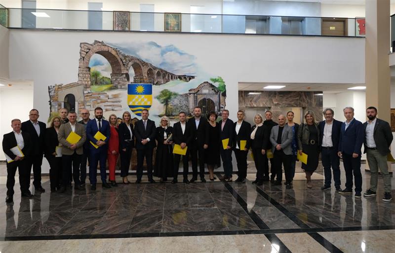 Градоначалникот Лукровски и советниците од Карпош ги добија уверенијата за своите мандати
