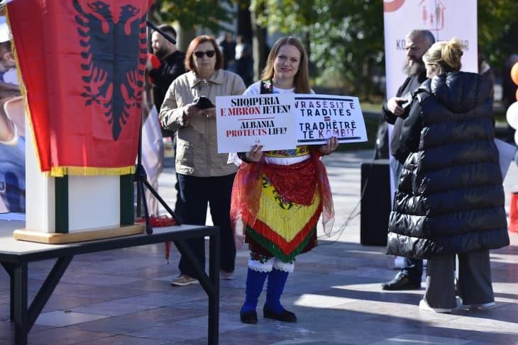 Протест во Тирана против законот за родова еднаквост