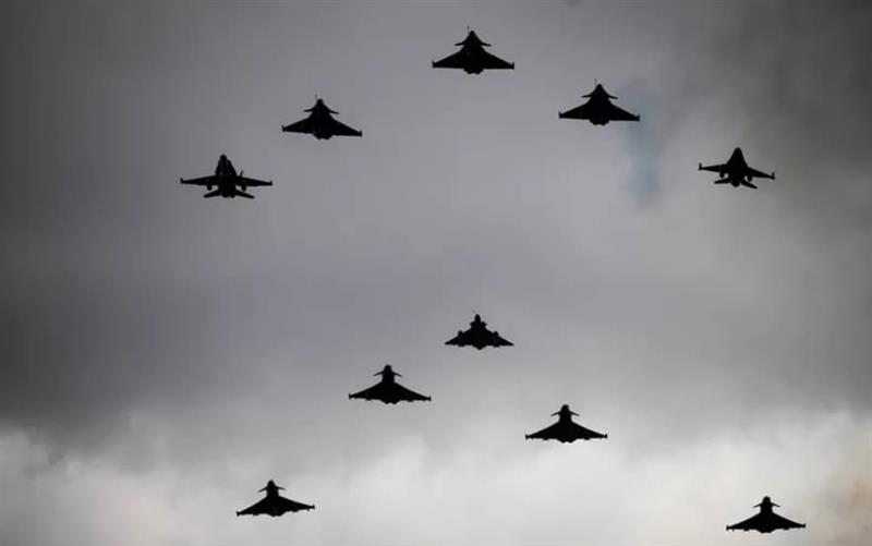Франција планира да ја вооружи Украина со дури 100 напредни борбени авиони Рафал 