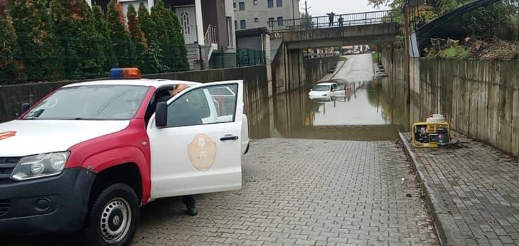 ЦУК: Во Тетово има проблем со апсорпција на атмосферските и фекалните води поради интензивните врнежи од дожд
