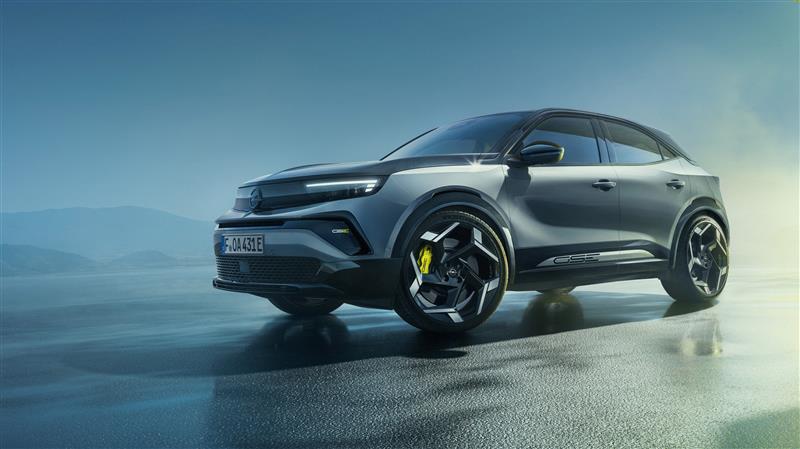 Opel и наградата „Златен управувач“: Сите 22 победници од Rüsselsheim