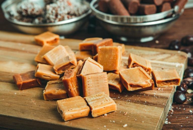 Домашни карамели – едноставен рецепт за совршено меки и вкусни бонбони
