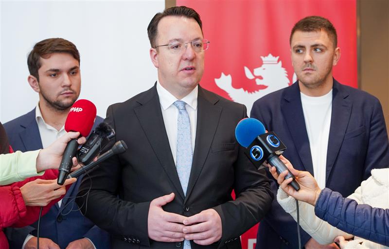 Николоски: Настанот во организација на УМС и IYDU е најголем политички настан што УМС го организирала во Македонија