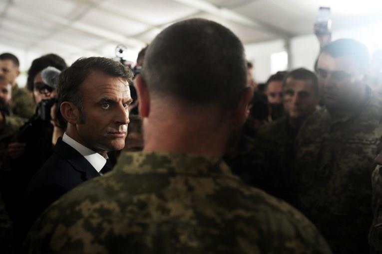 Франција воведува доброволен воен рок