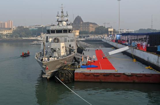 Индија пушти „чудовиште“ во водата: Нов брод за борба против подморници 