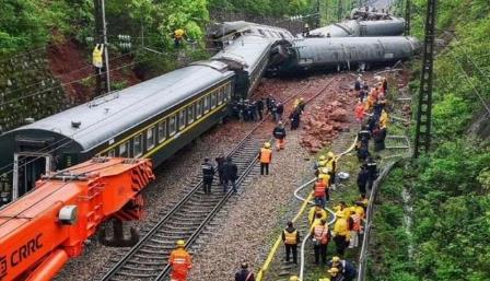 Единаесет мртви во железничка несреќа во југозападна Кина