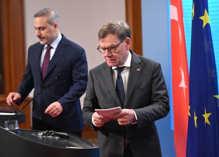Фидан: Турција е подготвена повторно да биде домаќин на мировни преговори меѓу Русија и Украина