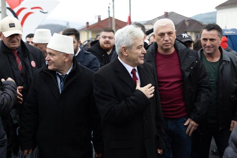 Ахмети на откривање на споменик на Скендербег во кичевско Гаране