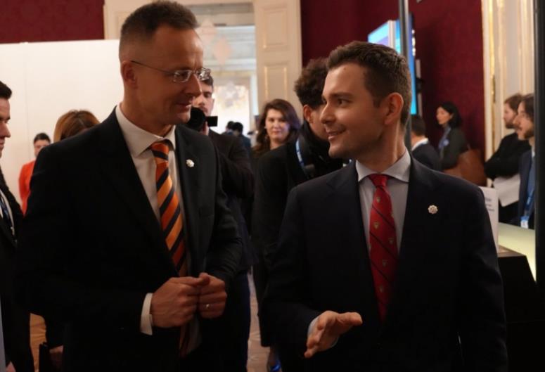 Средба Муцунски-Сијарто на министерскиот состанок на ОБСЕ во Виена