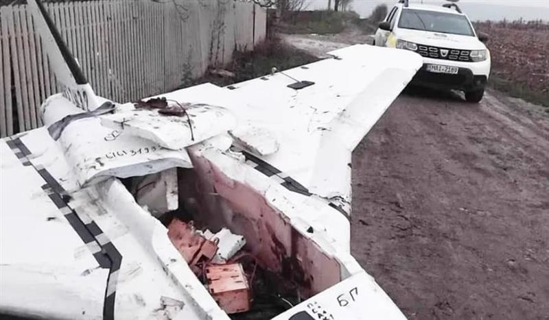 Пронашол дрон во селото, па помислил дека е играчка и го однел дома- не очекувал да пристигнат специјалци (ВИДЕО)
