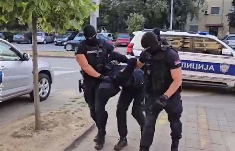 Скандал во Нови Сад: Наставник е приведен поради порнографија и искористување малолетници