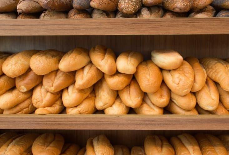 Пронајдени се жилети во леб во супермаркети- уапсена е 33 годишна жена (ВИДЕО)