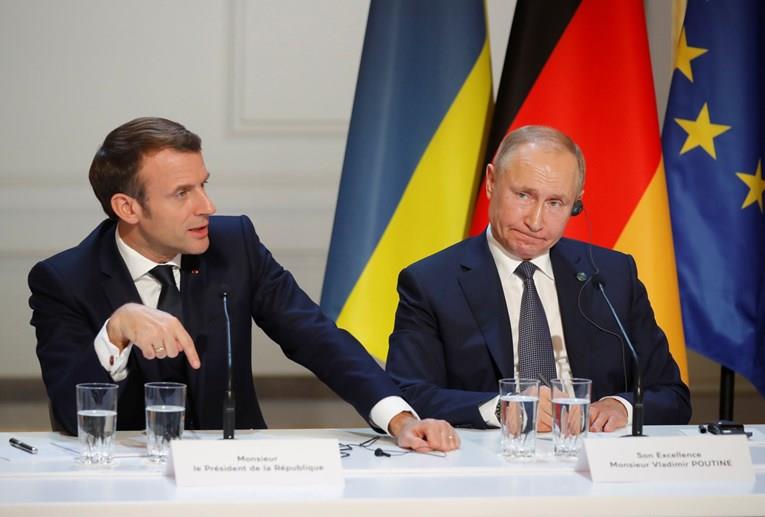 Елисејска палата: Добредојдена е подготвеноста на Путин да разговара со Макрон
