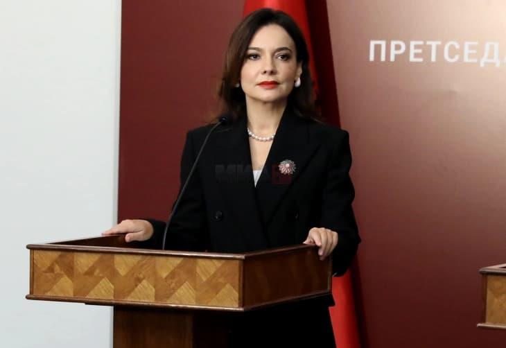 Албанската министерка Спиропали во официјална посета на Скопје