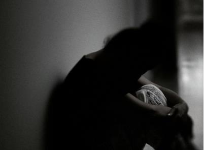 Како да го препознаете насилникот на време? „Ми беше потребна цела година да се извлечам“