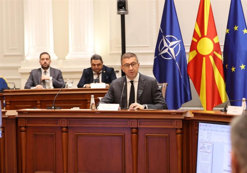 Лидерска средба за реформските закони и за укинување на техничката влада, не доаѓа само Филипче