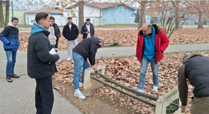 Средношколци ќе обноват 190 клупи за седење во Струмица