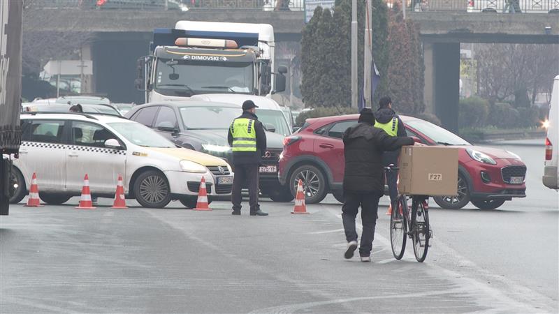Полицијата со посебен оперативен план ќе се справува со сообраќајниот метеж на  блокираната Пластичарска