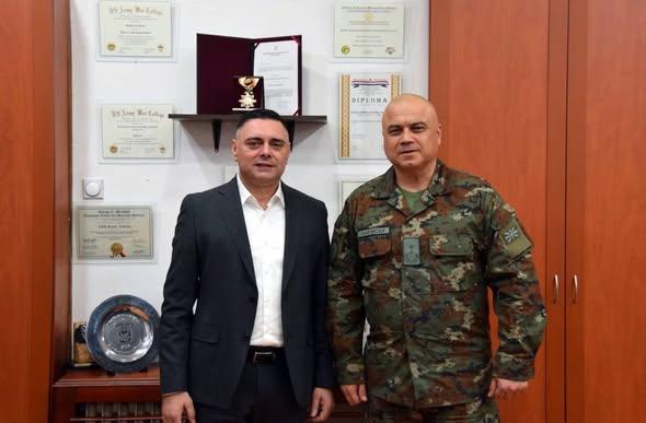 Градоначалникот Митко Јанчев е награден со Голема плакета на Армијата на Македонија