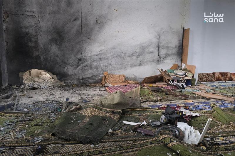 Најмалку пет лица загинаа во експлозија во алавитска џамија во сирискиот град Хомс