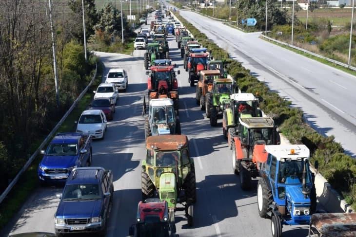 Евзони е блокиран за сите видови на сообраќај за влез и излез