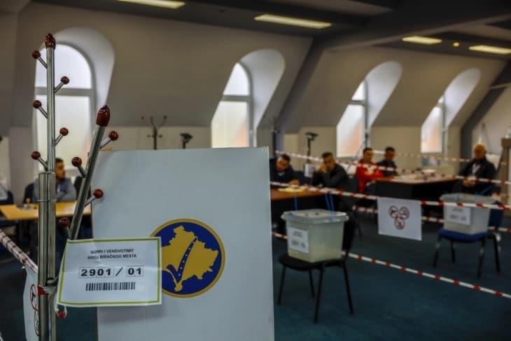 Косово денеска избира нов парламент, вторпат за 11 месеци