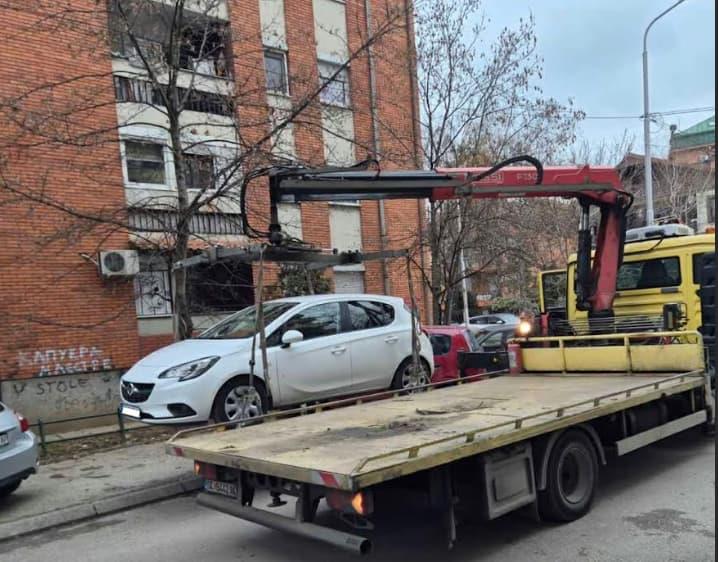 Казни за 114 непрописно паркирани возила во Општина Центар