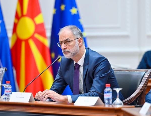 Божиќна честитка од потпретседателот и министер Стоилковиќ