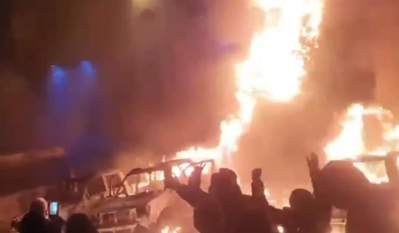 Насилни протести во Иран: Горат владини згради, убиени над 45 демонстранти (ВИДЕО) 