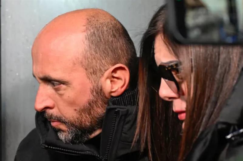 Уапсен е сопственикот на барот во Кран Монтана, во кој загинаа 40 млади луѓе- газдарицата избегала со парите 