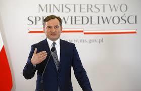 Поранешниот полски министер Жобро соопшти дека добил азил во Унгарија
