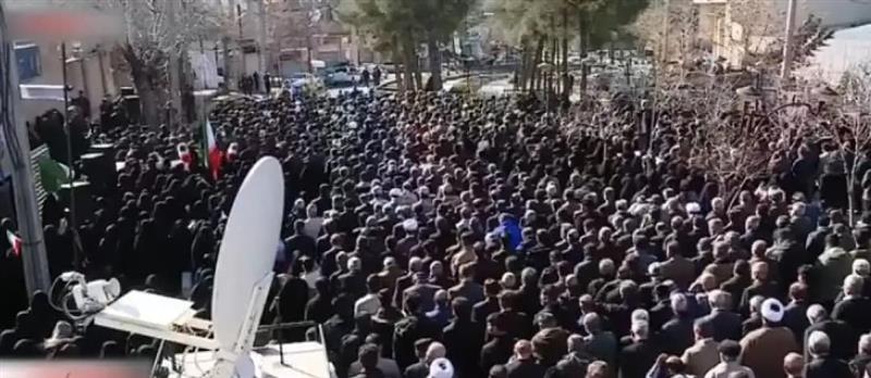 Илјадници демонстранти се собраа во центарот на Техеран за поддршка на владата