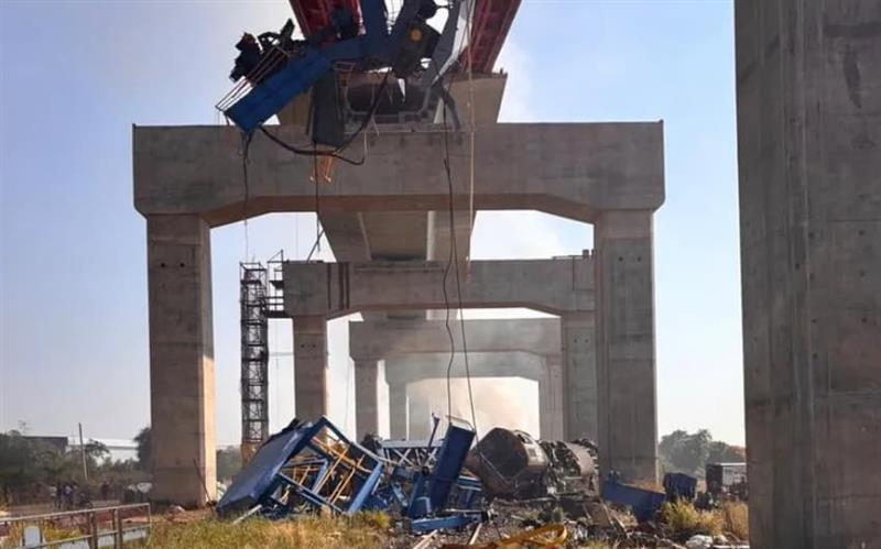 Расте бројот на жртвите во страшната несреќа во Тајланд- кран падна врз воз во движење (ВИДЕО)