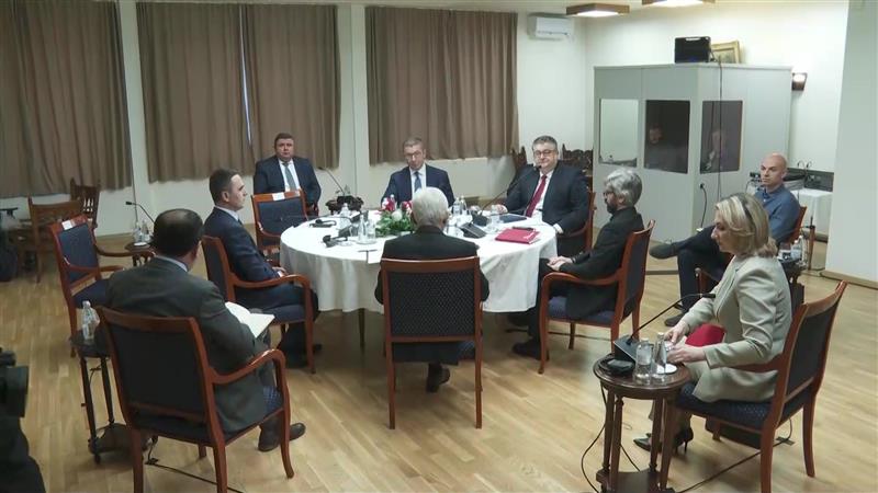 Почна лидерската средба