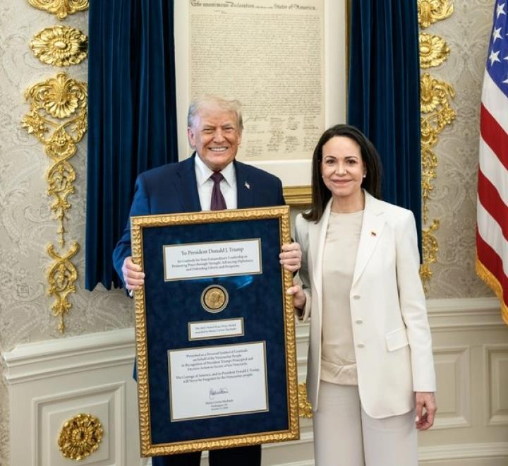 Мачадо му ја подари Нобеловата награда за мир на Трамп