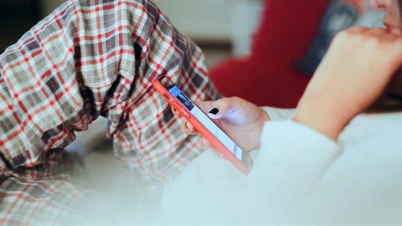 АВМУ: Инфлуенсерите, влогерите, креаторите на содржина и јутуберите да се регистрираат во Агенцијата