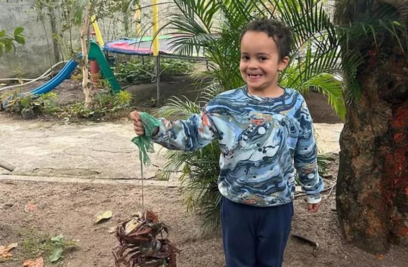 Осумгодишниот Ноа тргнал на училиште, но не стигнал таму- поминал низ озлогласен кварт во Франкфурт 